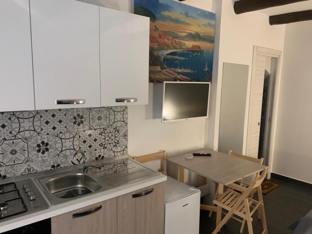 شقة Viky House Chiaia نابولي المظهر الخارجي الصورة