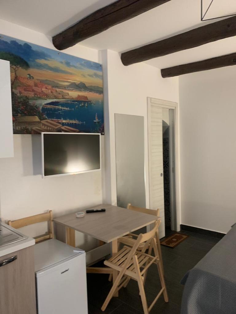 شقة Viky House Chiaia نابولي المظهر الخارجي الصورة
